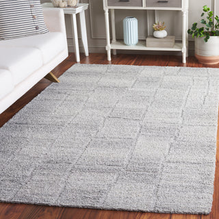 Safavieh Renewal RNW201F Grey Area Rug Room Scene