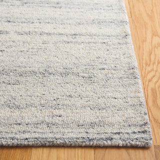 Safavieh Restoration Vintage RVT802G Light Grey / Beige Area Rug Detail