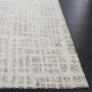 Safavieh Restoration Vintage RVT902Y Green / Ivory Area Rug Detail