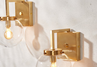 Safavieh Ganon SCN4084A Brass / Clear Lamp Room Scene On Feature