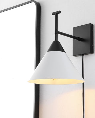 Safavieh Velezia SCN4146B Black / White Lamp Room Scene On Feature