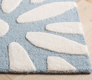 Safavieh Kids SFK914L Light Blue / Ivory Area Rug Detail