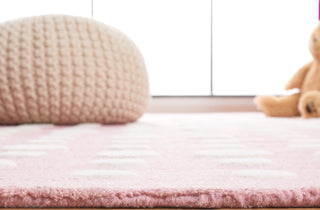 Safavieh Kids SFK926U Pink / Ivory Area Rug Detail