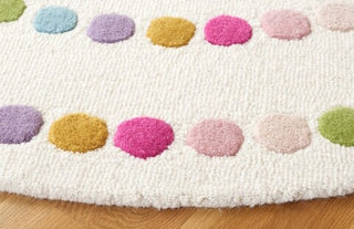 Safavieh Kids SFK928U Ivory / Pink Area Rug Detail