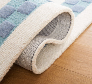 Safavieh Kids SFK930M Ivory / Blue Area Rug Detail