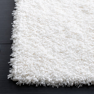 Safavieh Santa Monica Shag SGN725-1010 White Area Rug Detail