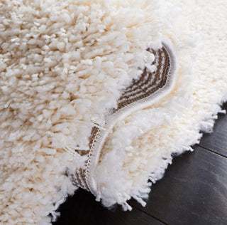 Safavieh Santa Monica Shag SGN725-1212 Ivory Area Rug Detail