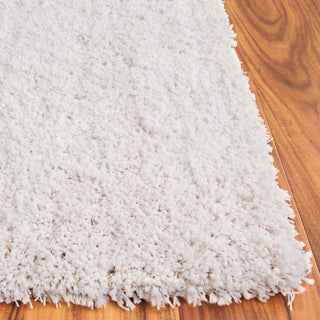 Safavieh Luxe Shag SGX800A White Area Rug Detail