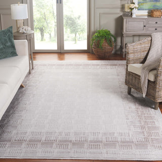 Safavieh Signature SIG736F Grey / Ivory Area Rug Room Scene Feature