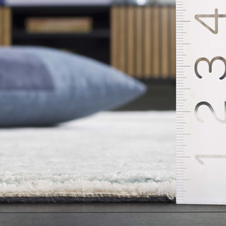 Safavieh Soho SOH178J Turquoise / Ivory Area Rug Detail