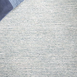 Safavieh Soho SOH178J Turquoise / Ivory Area Rug Detail