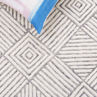 Safavieh Soho SOH890F Grey / Ivory Area Rug Detail