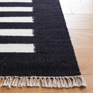 Safavieh Striped Kilim STK805Z Black / Ivory Area Rug Detail