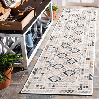 Safavieh Sunrise SUN622 Ivory / Beige Black Area Rug Room Scene Feature