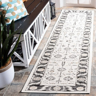 Safavieh Sunrise SUN627 Ivory / Grey Black Area Rug Room Scene Feature