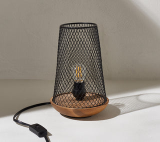 Safavieh Haynes TBL3003A Black / Natural Lamp Room Scene Off Feature