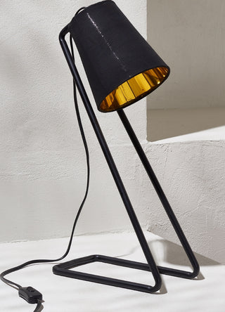 Safavieh Guarnere TBL3004A Black / Gold Lamp Room Scene Off Feature
