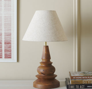 Safavieh Solene TBL3017A Natural Lamp Room Scene On Feature