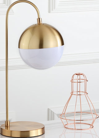 Safavieh Cappi TBL4040A Brass Lamp Room Scene Off Feature