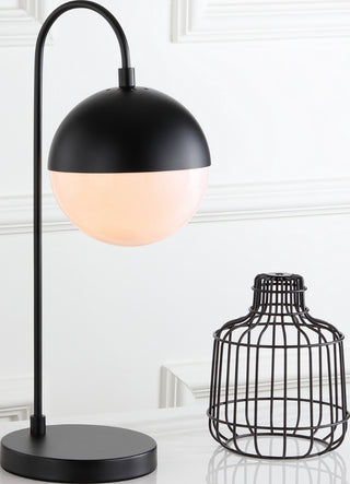 Safavieh Cappi TBL4040B Black Lamp Room Scene On Feature