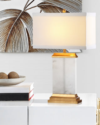 Safavieh Susannah TBL4068A White / Gold Lamp Room Scene On Feature