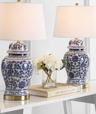 Safavieh Arwen TBL4153A Blue / White Lamp Room Scene On Feature