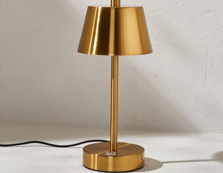 Safavieh Laita TBL4316B Brass Lamp Room Scene Off Feature