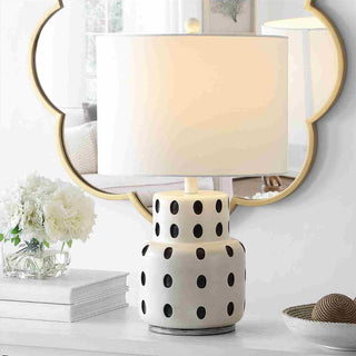 Safavieh Kencia TBL4375A Cream / Black Lamp Room Scene On Feature