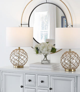 Safavieh Gremeli TBL4450A Natural / Clear Lamp Room Scene On Feature