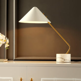 Safavieh Sheilds TBL4535A White / Brass Lamp Room Scene On Feature