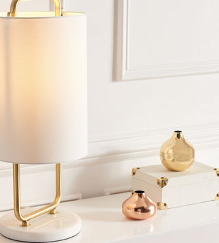 Safavieh Giulia TBL7023A Gold / White Lamp Room Scene On Feature