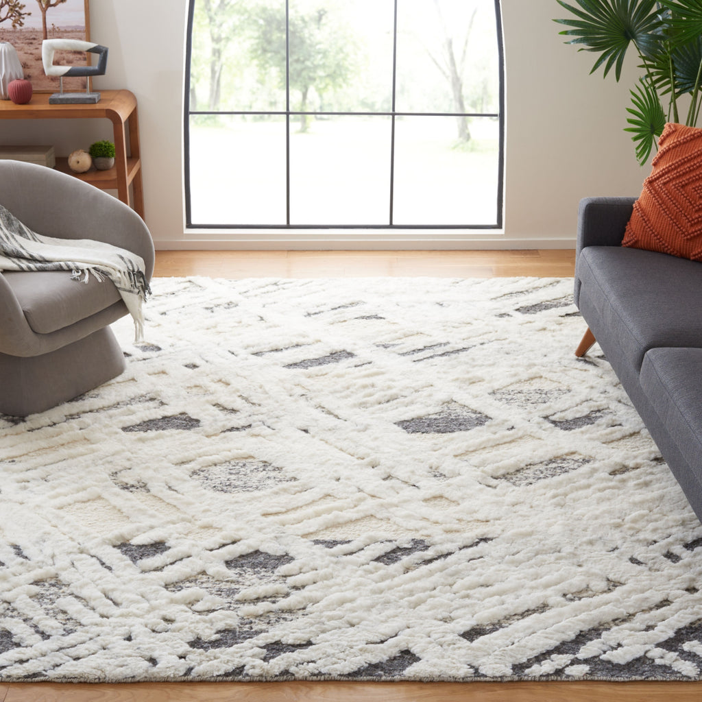 Safavieh Tribeca TRI110F Grey / Ivory Area Rug Room Scene Feature