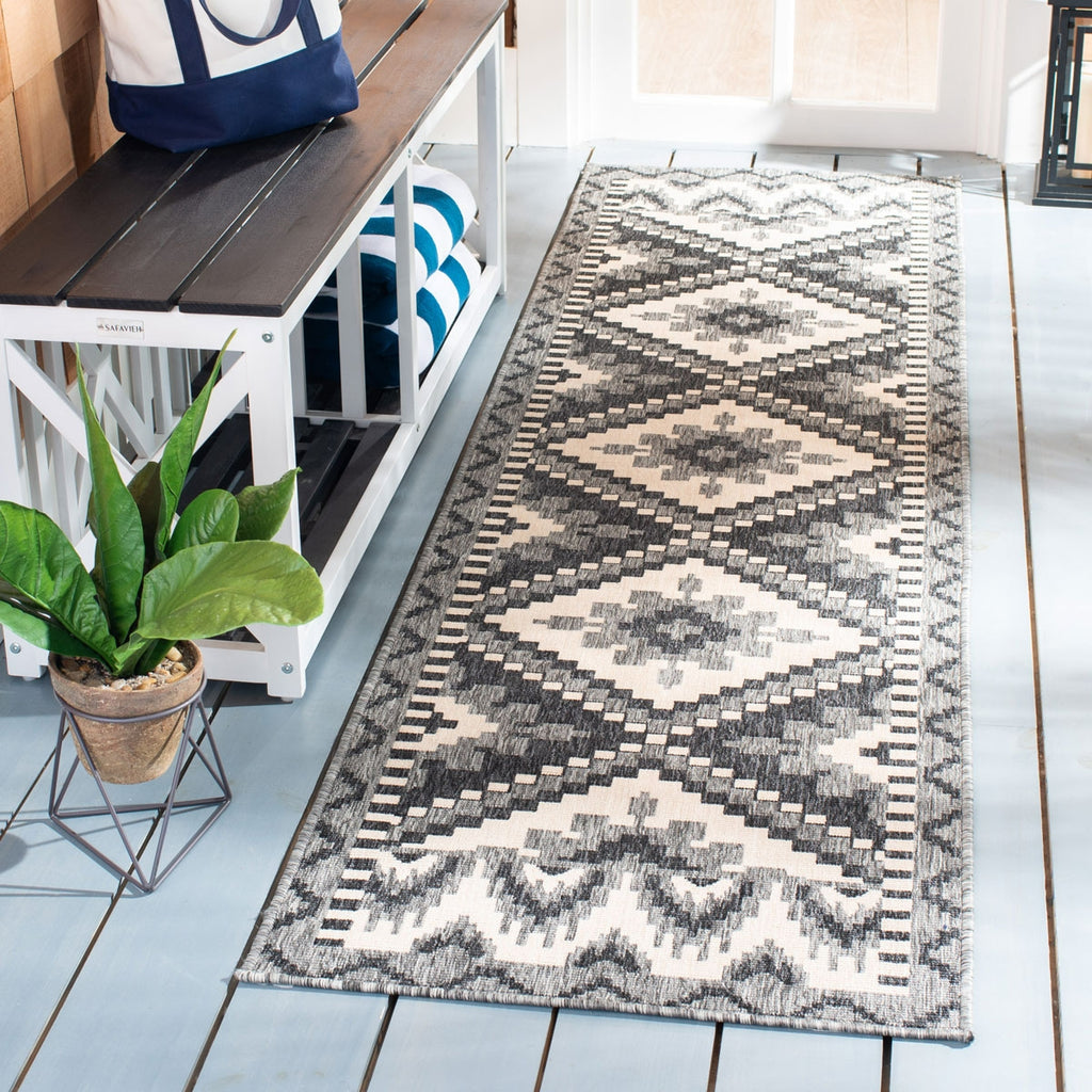 Safavieh Veranda VER096-3435 Grey / Beige Area Rug Room Scene Feature