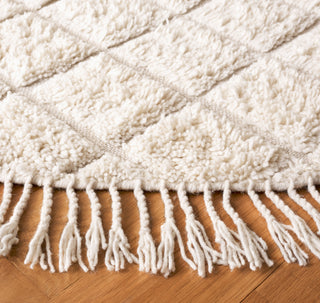 Safavieh Vermont VRM206A Ivory Area Rug Detail