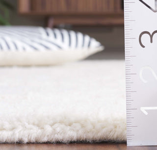 Safavieh Vermont VRM213A Ivory Area Rug Detail