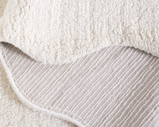 Safavieh Vermont VRM213A Ivory Area Rug Fold