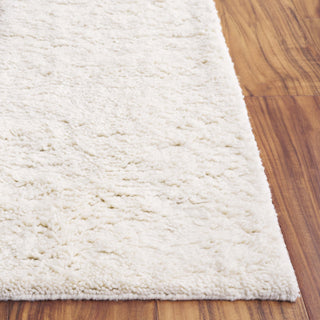 Safavieh Vermont VRM214A Ivory / Beige Area Rug Detail