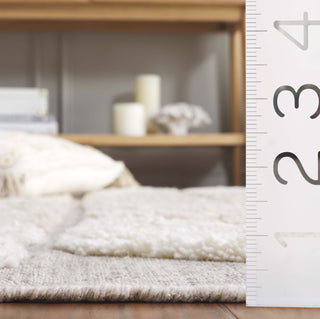 Safavieh Vermont VRM218B Beige / Ivory Area Rug Detail