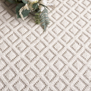 Safavieh Vermont VRM304 Ivory Area Rug Detail