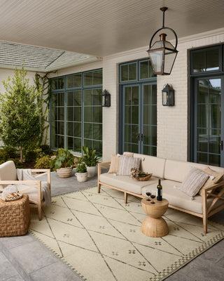 Loloi Saylor SAY-01 Ivory / Pebble Area Rug Lifestyle Image Feature