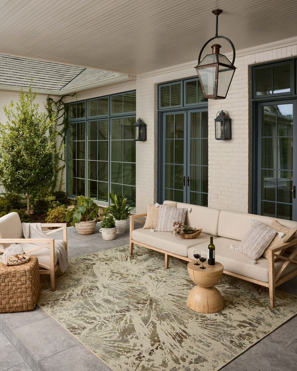 Loloi Saylor SAY-10 Ivory / Stone Area Rug Lifestyle Image Feature