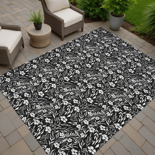 Dalyn Soft Essentials SE4 Black Machine Washable Area Rug Outdoor Lifestyle Image Feature