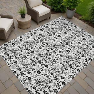 Dalyn Soft Essentials SE4 Ivory Machine Washable Area Rug Outdoor Lifestyle Image Feature