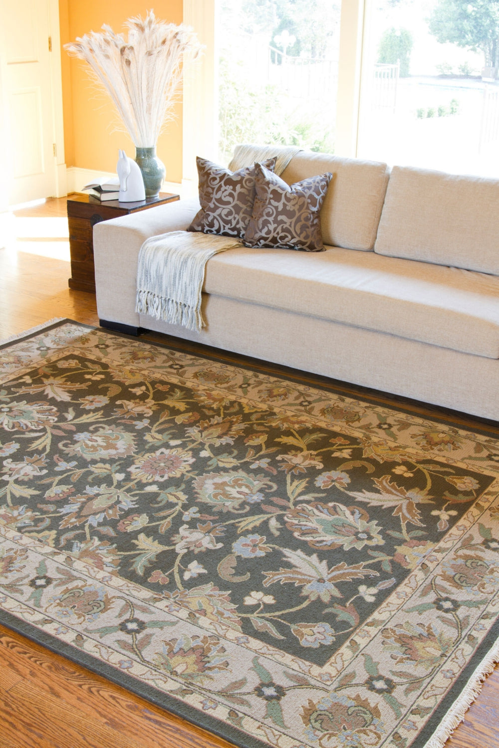 Surya Soumek SMK-74 Area Rug Room Scene Feature