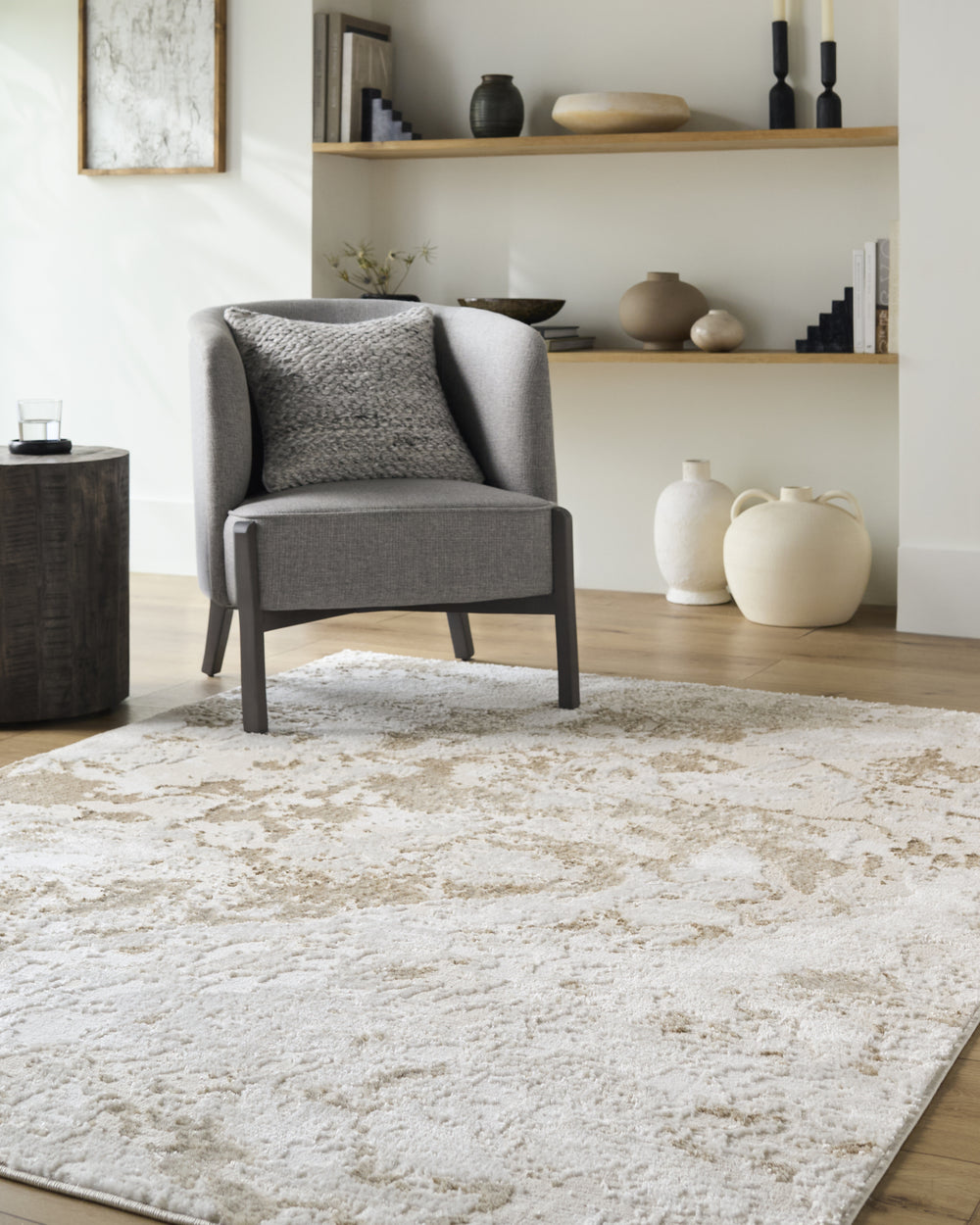 Livabliss Sunrise SRI-2313 Area Rug by Surya Room Scene Feature