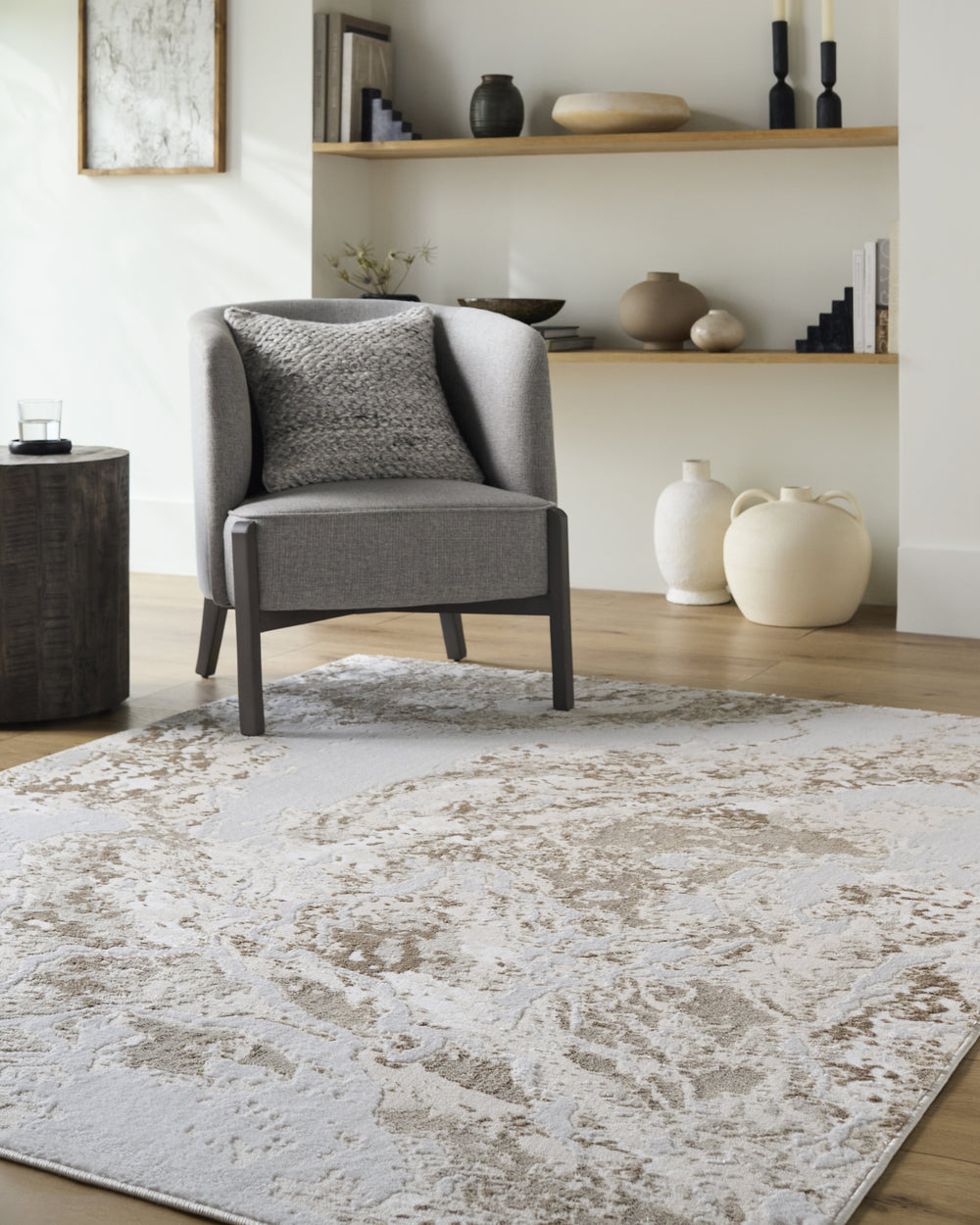 Livabliss Sunrise SRI-2314 Area Rug by Surya Room Scene Feature
