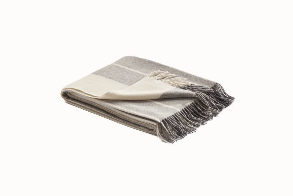 Auskin Woven Natural Fiber Smith Grey Throw main image