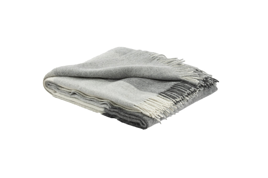 Auskin Alpaca Faroe Grey Throw main image