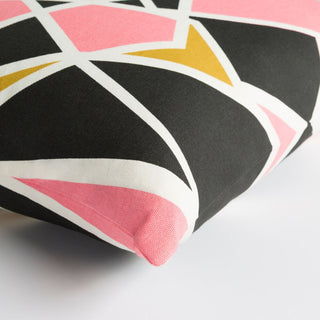 Surya Trudy TRUD-7129 Pink Corner Shot