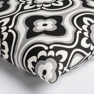 Surya Trudy TRUD-7153 Black Corner Shot